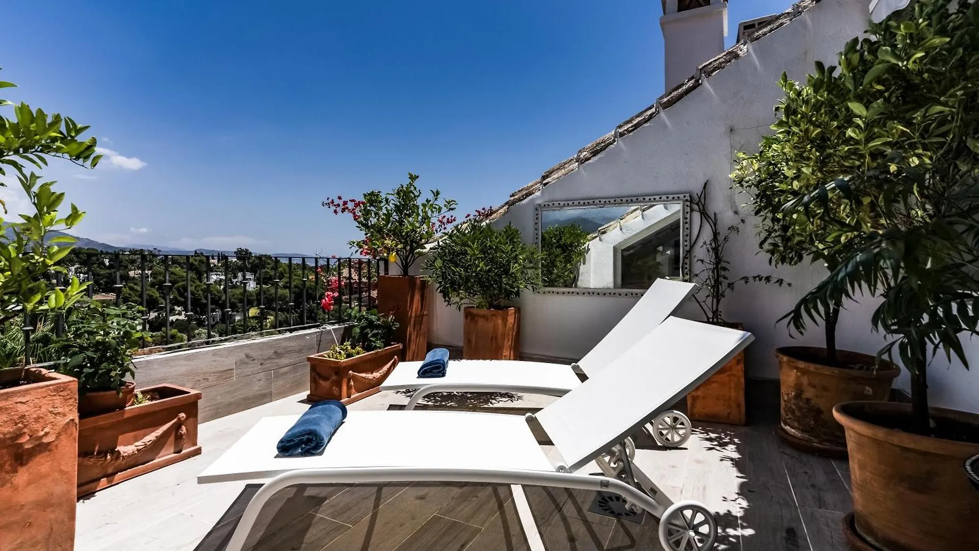 Molo Luxury Suites Puerto Banus Marbellac