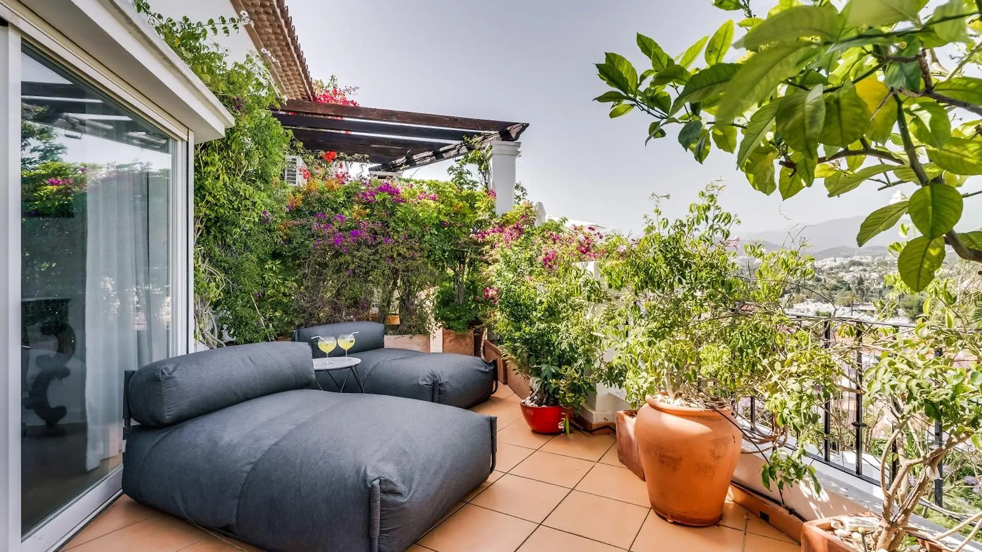 Molo Luxury Suites Puerto Banus 马尔韦利亚 0*,