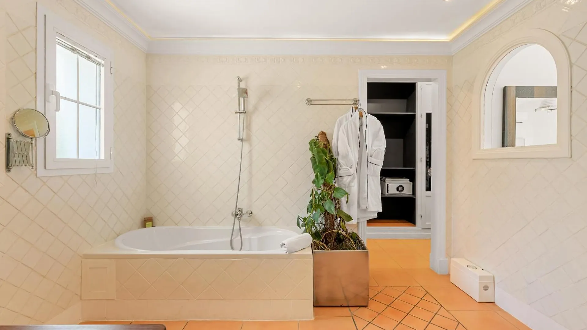 Molo Luxury Suites Puerto Banus 马尔韦利亚 酒店