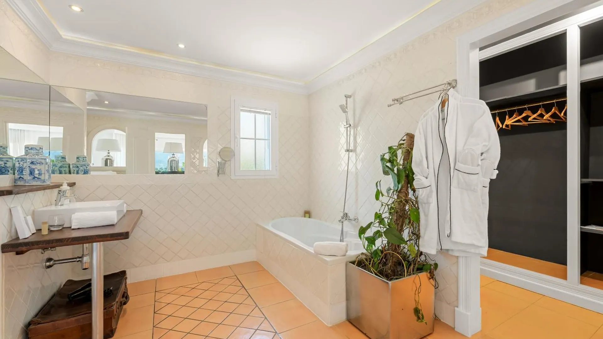 Molo Luxury Suites Puerto Banus 马尔韦利亚